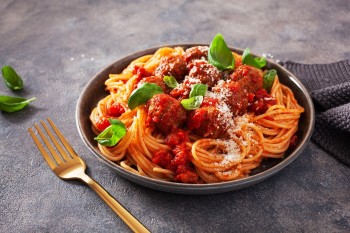 Spaghetti com almôndegas